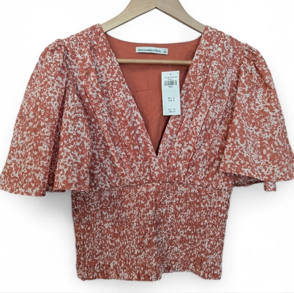 ABERCROMBIE & FITCH Flutter Sleeve Smocked Waist Top Small